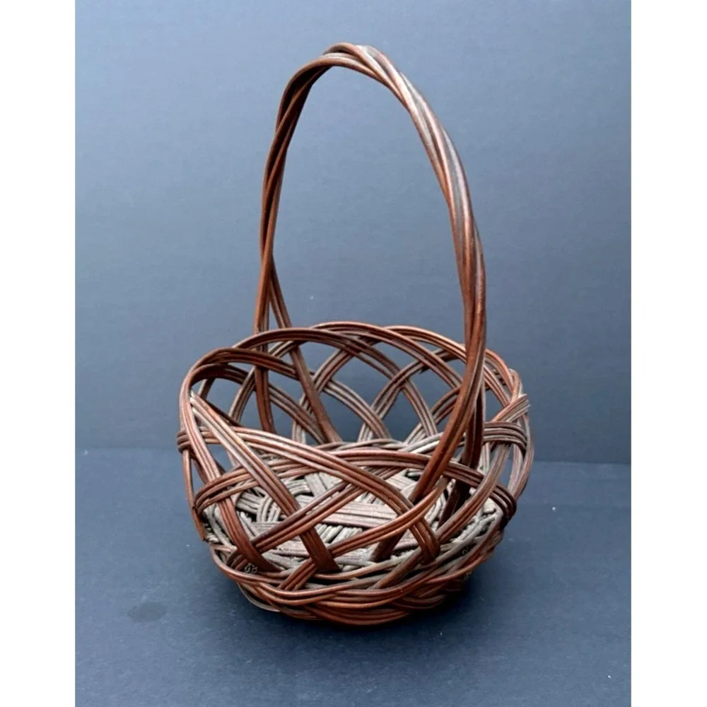 Vintage miniature brown wicker gathering or sewing yarn basket 4